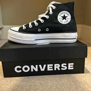 Women’s size 7 Converse